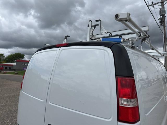 Photo of 2018 White GMC Savana 3500