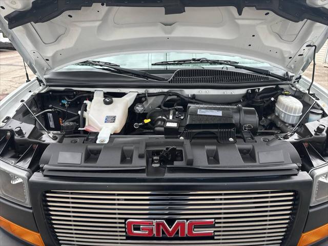 Photo of 2018 White GMC Savana 3500