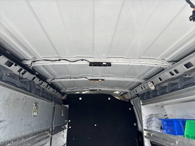 Photo of 2018 White GMC Savana 3500