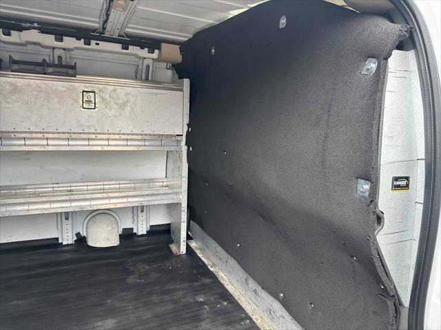 Photo of 2018 White GMC Savana 3500