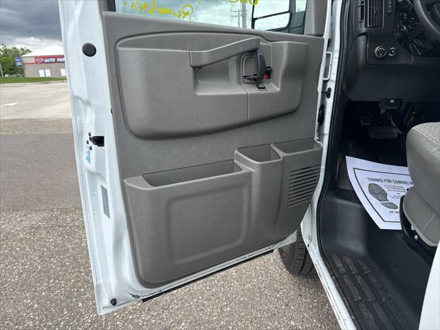 Photo of 2018 White GMC Savana 3500