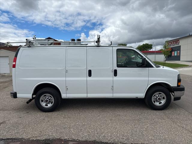Photo of 2018 White GMC Savana 3500