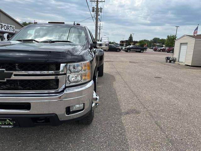 Photo of 2011 Black Chevrolet Silverado 3500