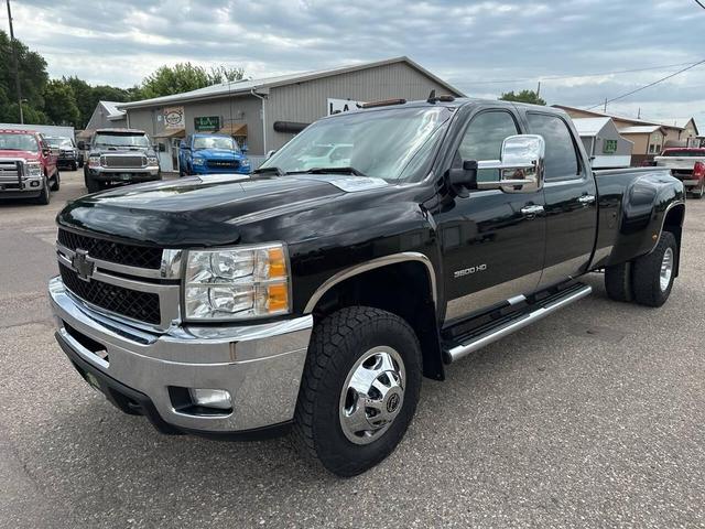 Photo of 2011 Black Chevrolet Silverado 3500