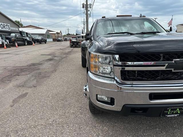 Photo of 2011 Black Chevrolet Silverado 3500