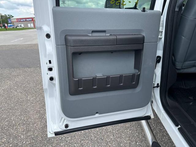 Photo of 2012 White Ford F-350