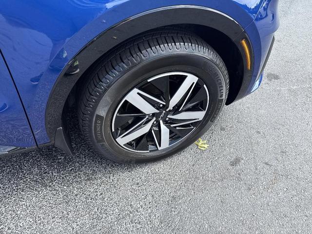 Photo of 2022 Sapphire Blue Kia Sorento