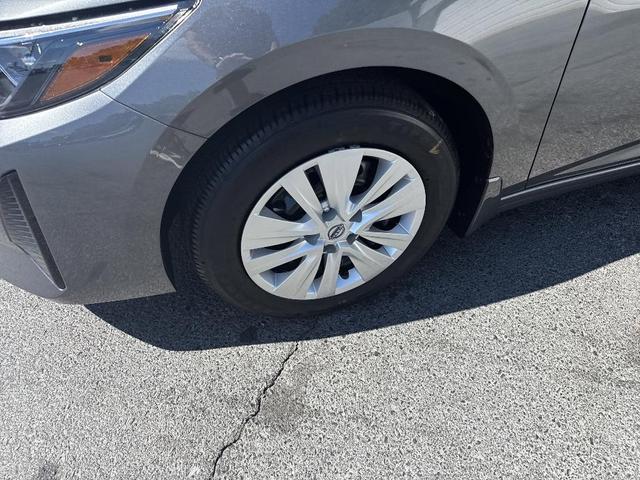 Photo of 2025 Gun Metallic Nissan Sentra