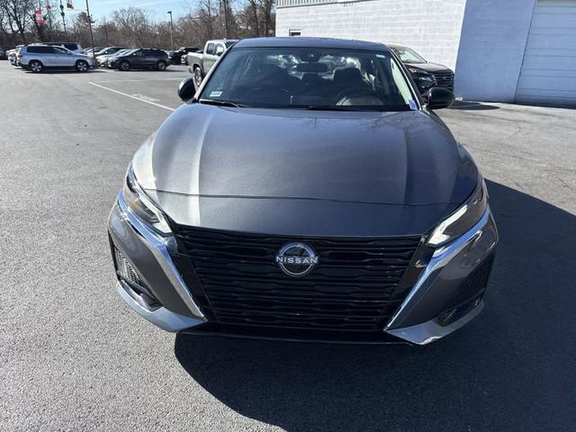 Photo of 2025 Gun Metallic Nissan Altima