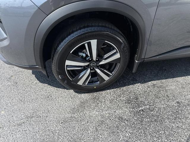Photo of 2025 Gun Metallic Nissan Rogue