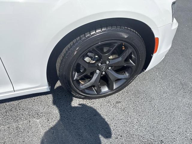 Photo of 2021 Bright White Chrysler 300