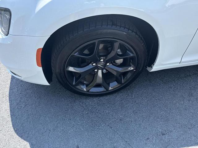 Photo of 2021 Bright White Chrysler 300