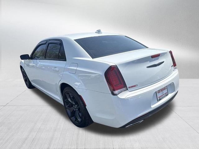 Photo of 2021 Bright White Chrysler 300