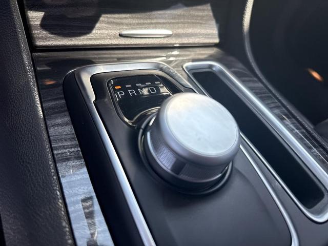 Photo of 2021 Bright White Chrysler 300