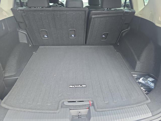 Photo of 2025 Black Nissan Rogue
