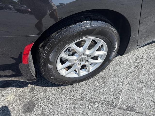 Photo of 2022 Brilliant Black Crystal Pearlcoat Chrysler Pacifica
