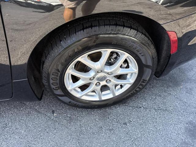 Photo of 2022 Brilliant Black Crystal Pearlcoat Chrysler Pacifica