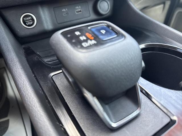 Photo of 2021 Black Nissan Rogue