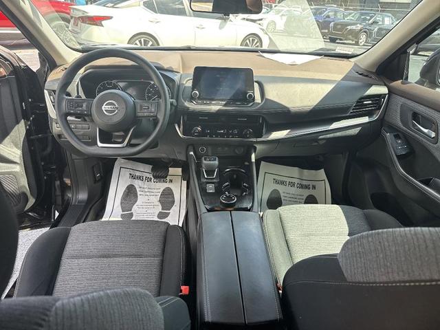Photo of 2021 Black Nissan Rogue