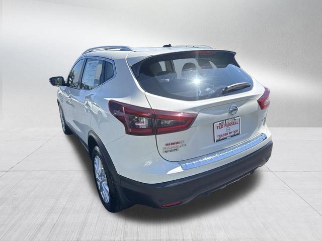Photo of 2022 White Nissan Rogue Sport