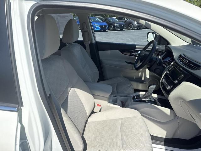 Photo of 2022 White Nissan Rogue Sport