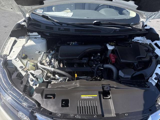 Photo of 2022 White Nissan Rogue Sport