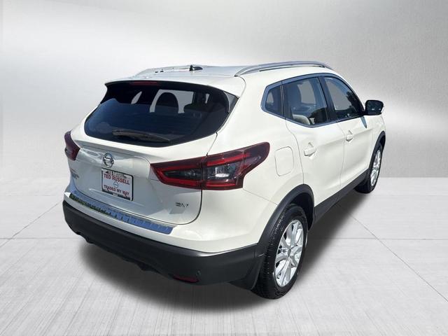 Photo of 2022 White Nissan Rogue Sport