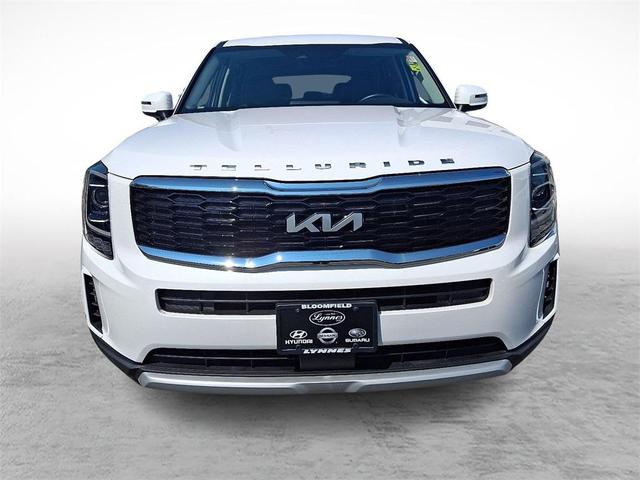 Photo of 2022 Glacial White Pearl Kia Telluride