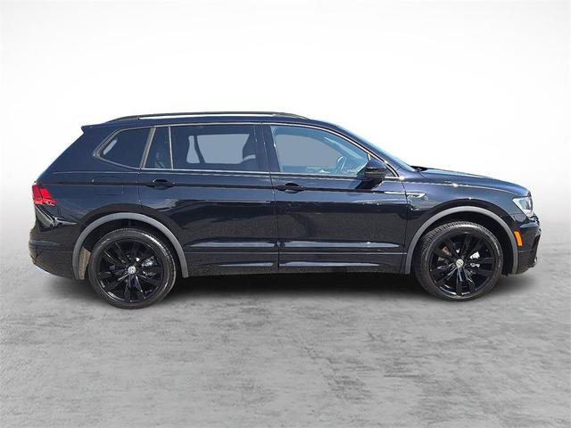 Photo of 2021 Deep Black Volkswagen Tiguan