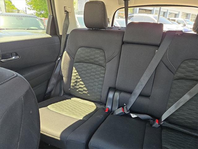 Photo of 2022 Pearl White Tricoat Nissan Pathfinder