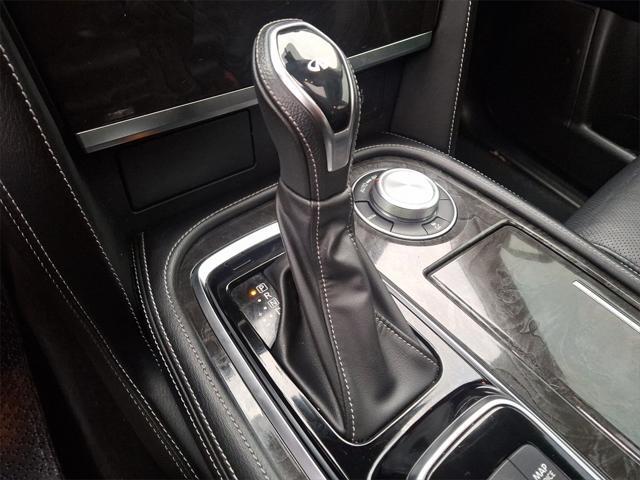 Photo of 2022 Moonstone White INFINITI QX80