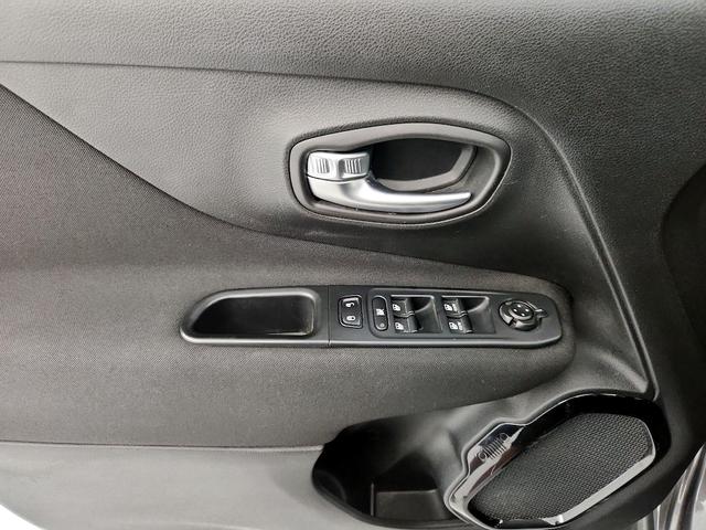 Photo of 2016 Gray Jeep Renegade