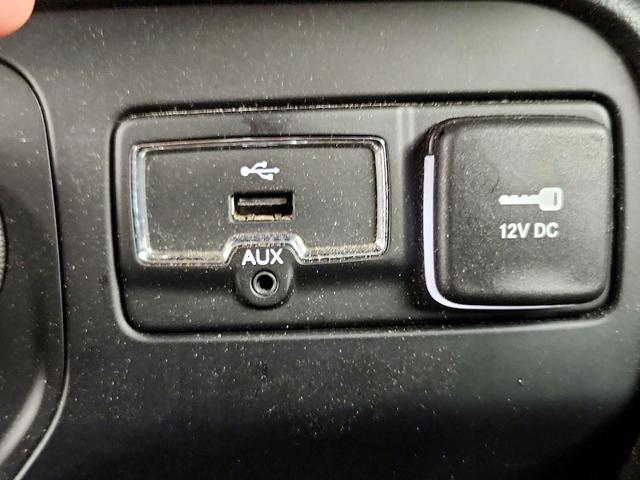 Photo of 2016 Gray Jeep Renegade