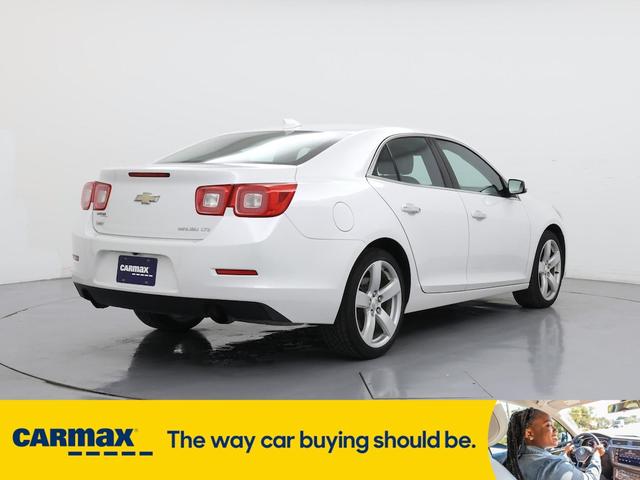 Photo of 2015 White Chevrolet Malibu