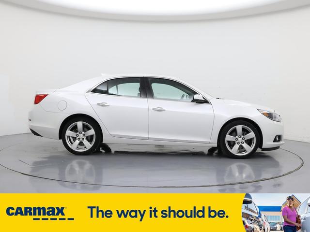 Photo of 2015 White Chevrolet Malibu