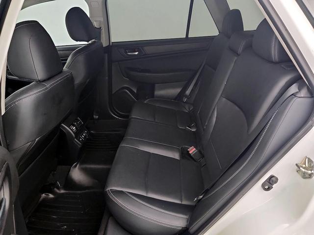 Photo of 2019 White Subaru Outback