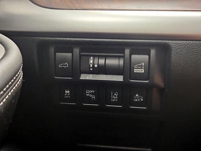 Photo of 2019 White Subaru Outback
