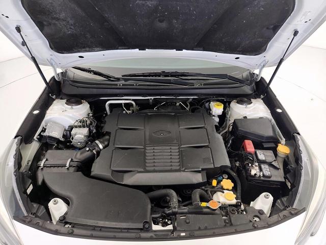 Photo of 2019 White Subaru Outback