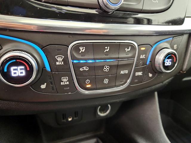 Photo of 2018 White Chevrolet Traverse