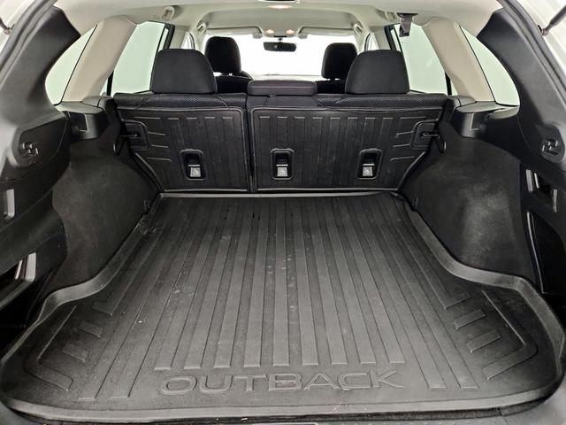 Photo of 2019 White Subaru Outback