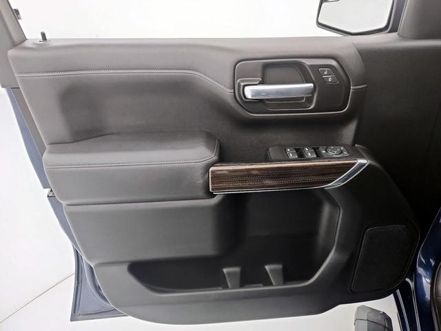 Photo of 2021 Blue Chevrolet Silverado 1500