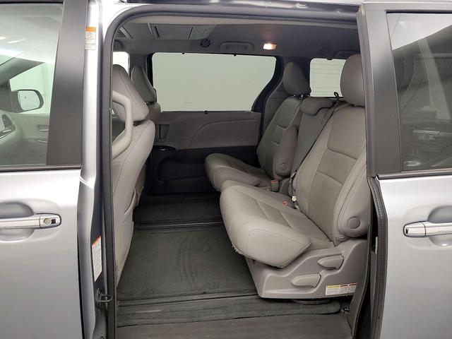 Photo of 2015 Gray Toyota Sienna