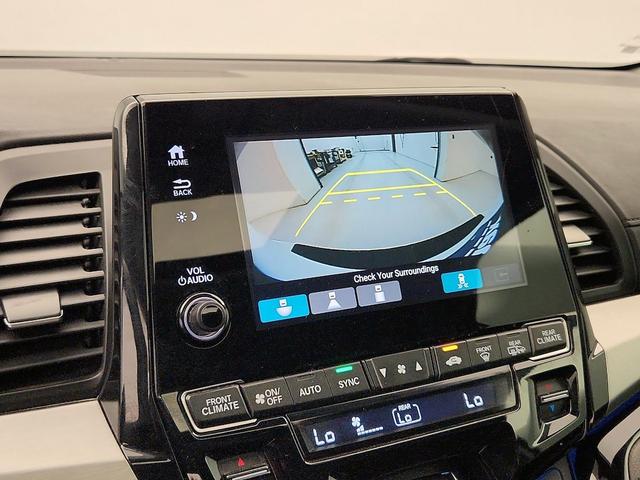 Photo of 2018 White Honda Odyssey