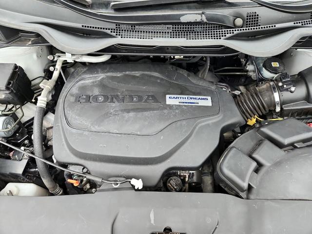 Photo of 2018 White Honda Odyssey