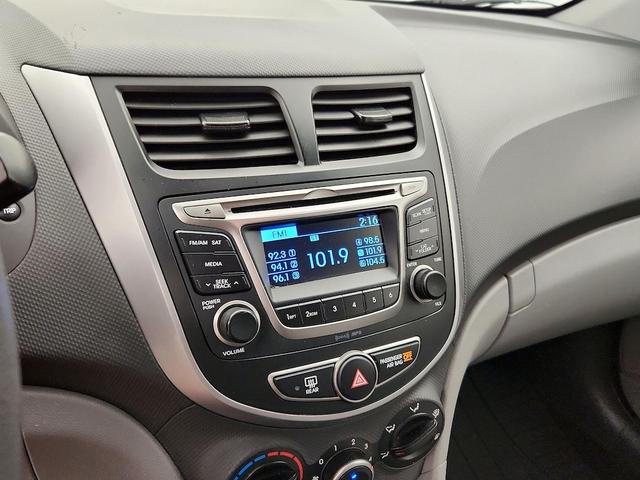 Photo of 2017 White Hyundai Accent