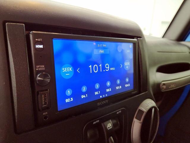 Photo of 2015 Blue Jeep Wrangler