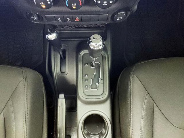 Photo of 2015 Blue Jeep Wrangler