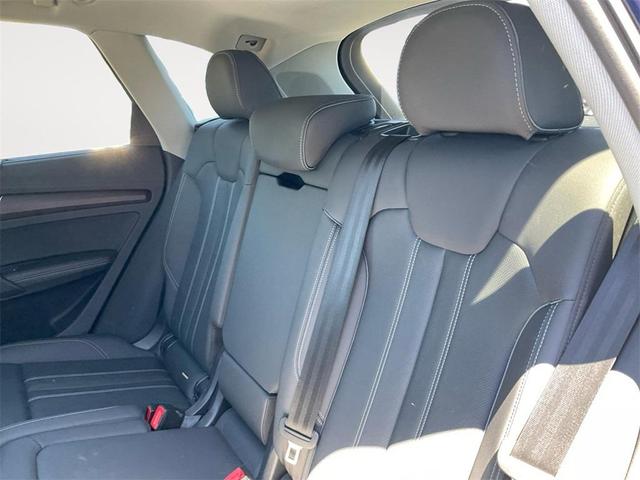 Photo of 2021 Navarra Blue Metallic Audi Q5