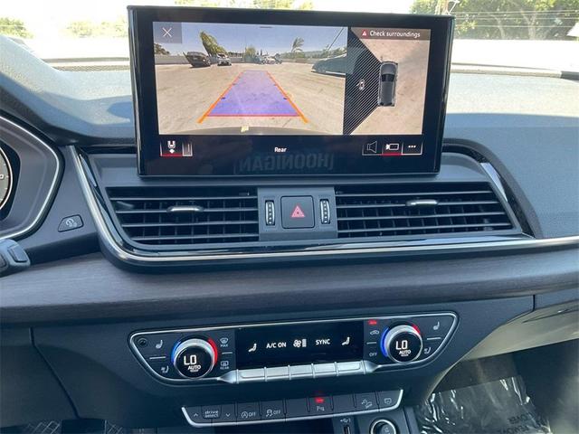 Photo of 2021 Navarra Blue Metallic Audi Q5
