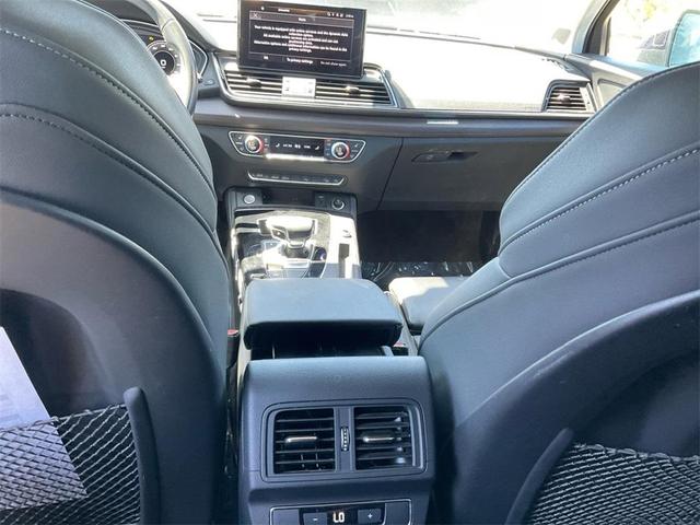 Photo of 2021 Navarra Blue Metallic Audi Q5